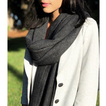 Cargar imagen en el visor de la galería, Black Handloom  Cashmere Scarf