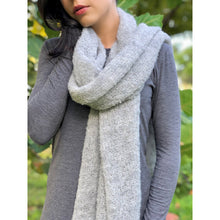 Cargar imagen en el visor de la galería, Gray Ultra Plush Alpaca Scarf